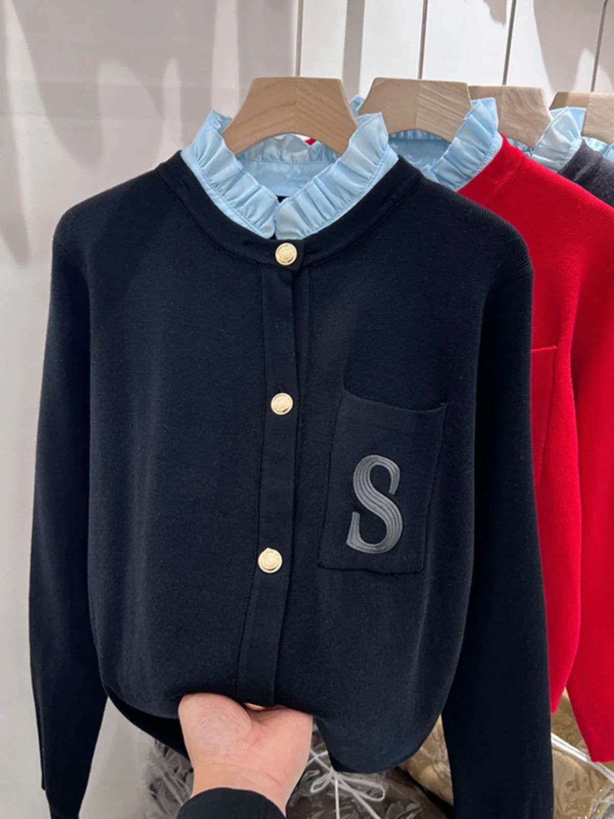 S Letter black
